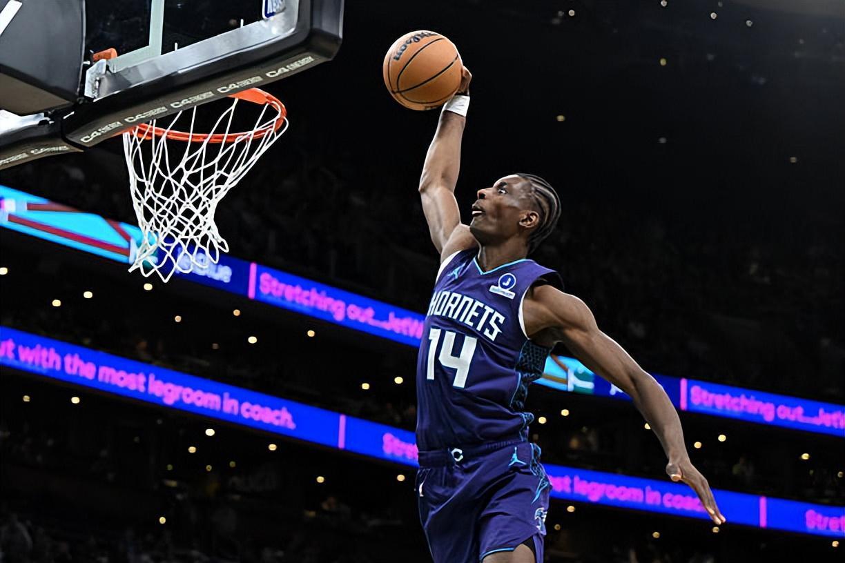 体育赛事-可惜被快船耽误了两年，否则黄蜂内线新星的作用可能会更加突出？